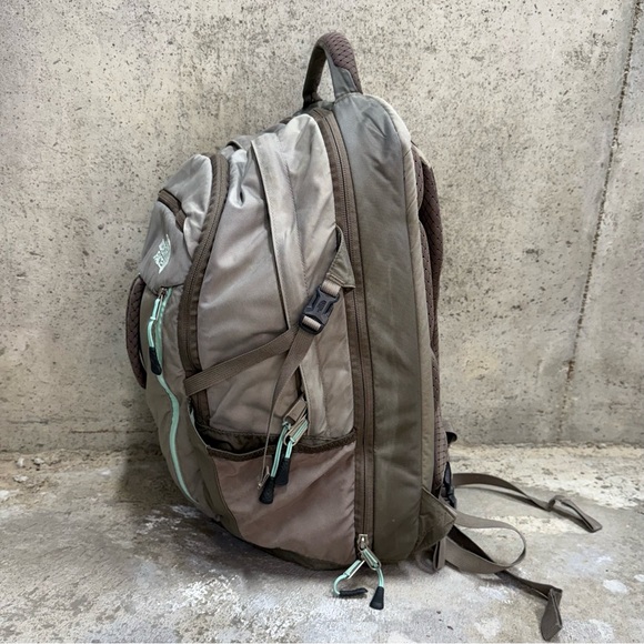 The North Face Surge FlexVent Backpack Laptop Travel Bag - Picture 4 of 11